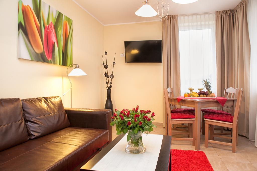 Planeta Hotel Мєлно Екстер'єр фото