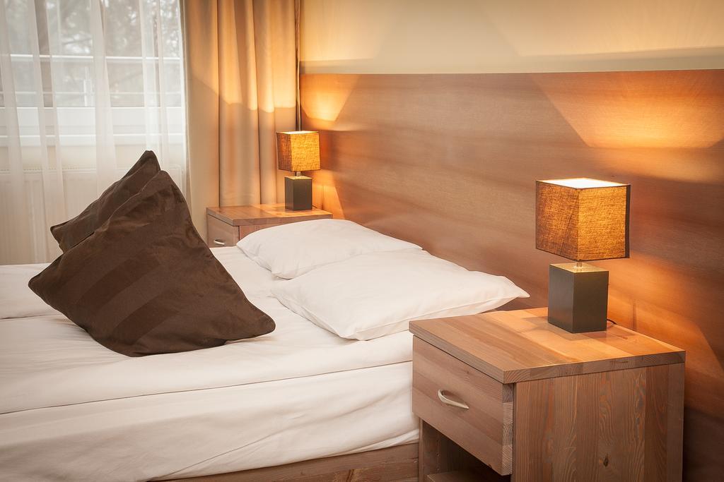 Planeta Hotel Мєлно Екстер'єр фото